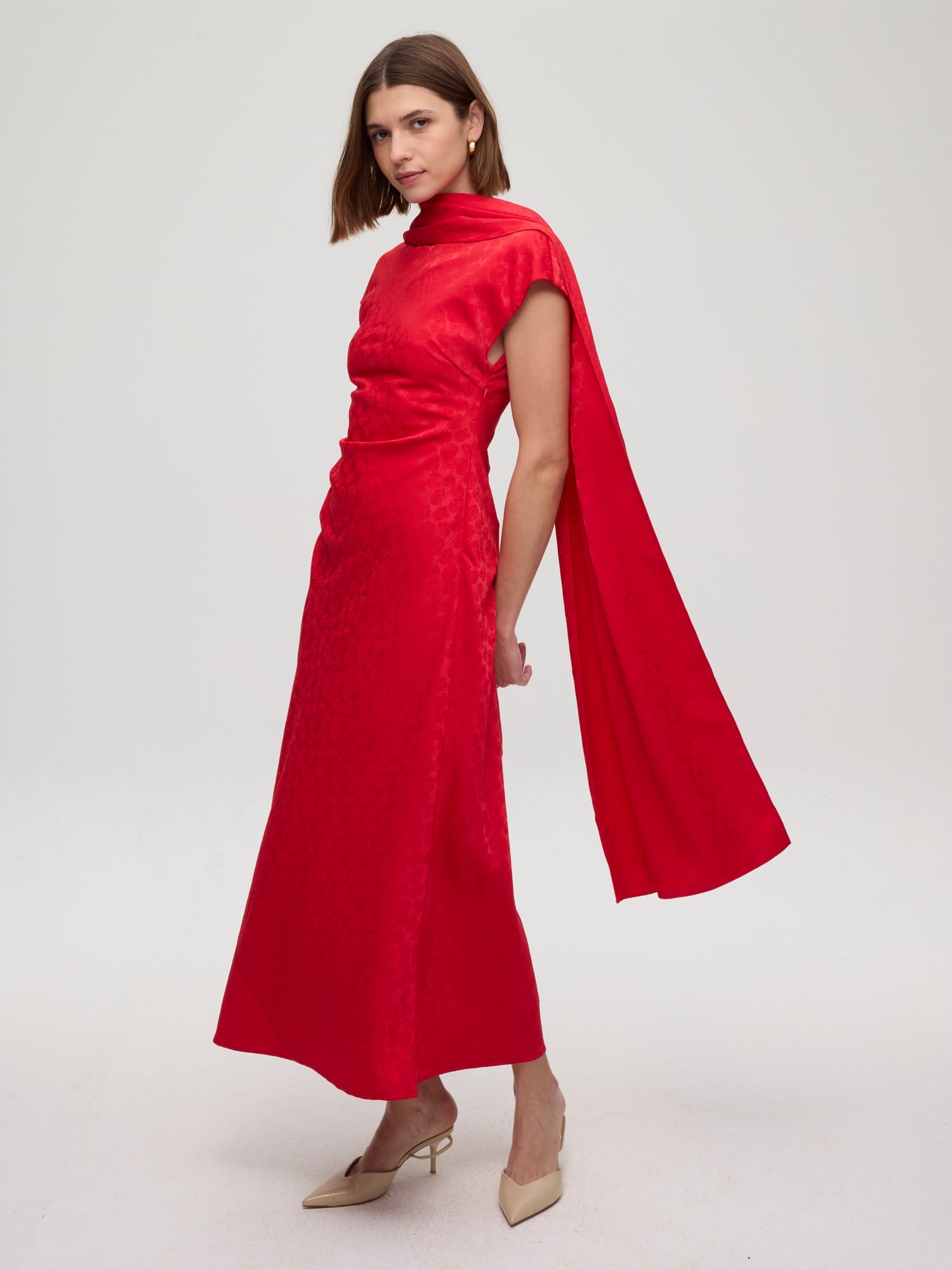 mioh | KEOPS RED - Vestido manga corta JCQRD flores rojo. Vestidos de fiesta para invitadas de boda perfectas. Marca española de moda