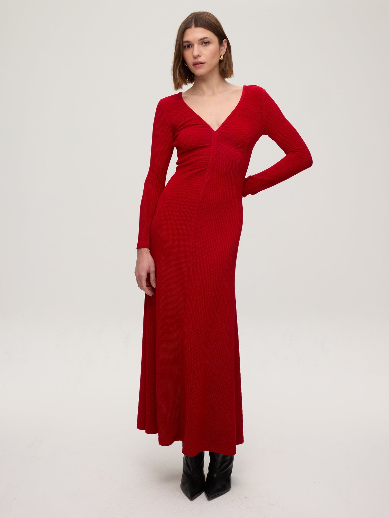 mioh | LUXOR RED - Vestido de punto reversible rojo. Vestidos de fiesta para invitadas de boda perfectas. Marca española de moda