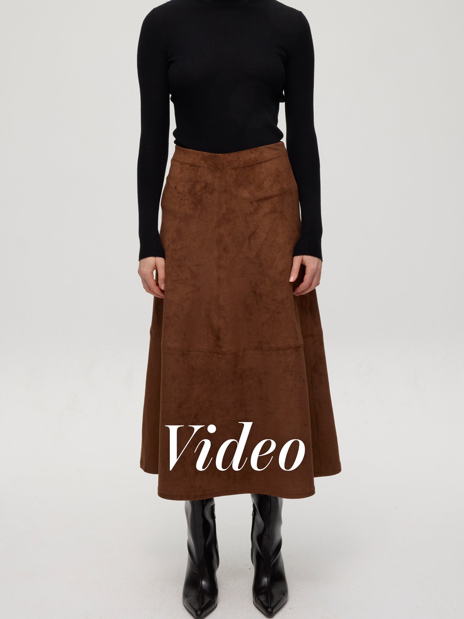 mioh | HEARST SUEDE - Falda midi  efecto ante. Vestidos de fiesta para invitadas de boda perfectas. Marca española de moda