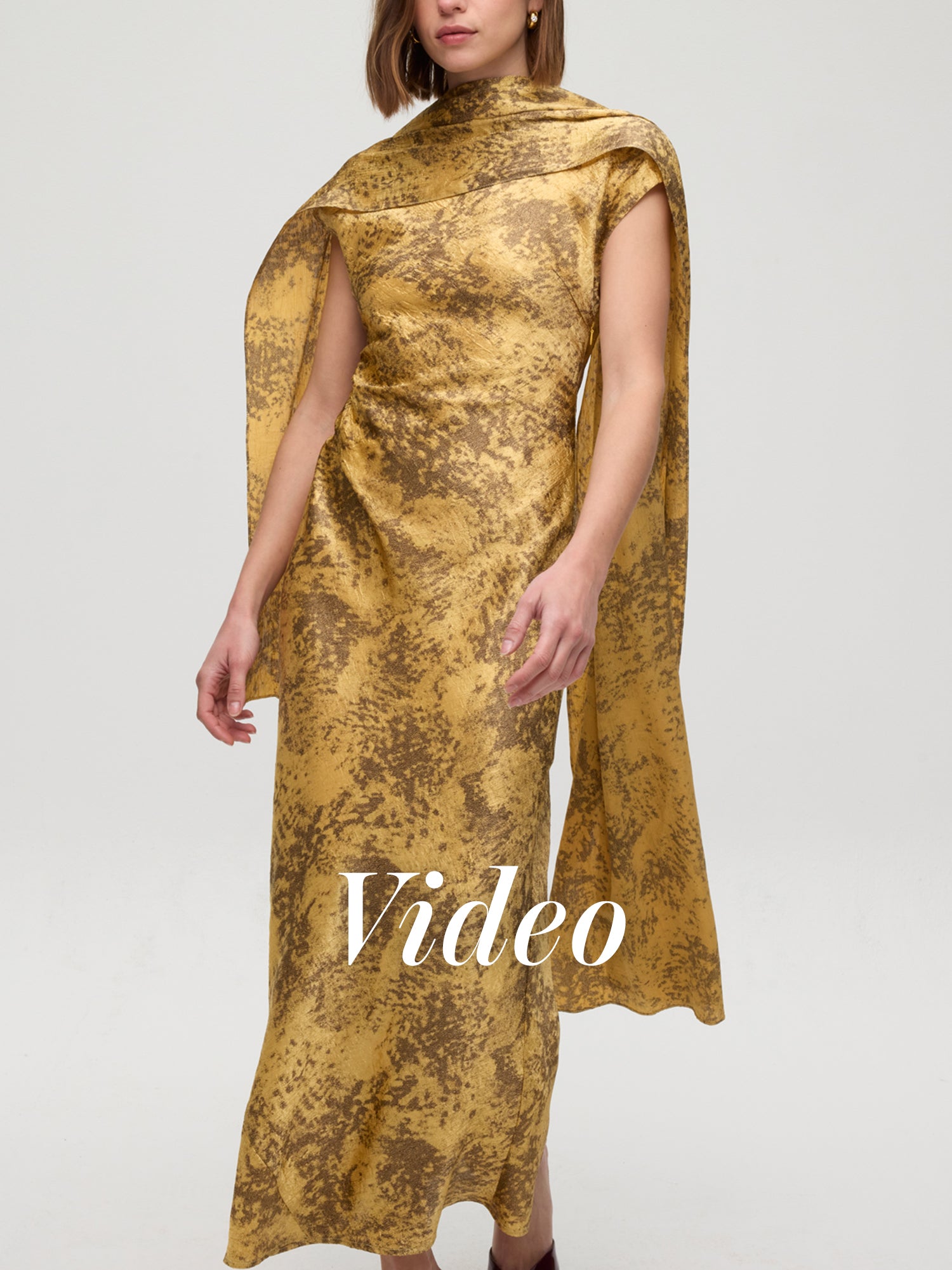mioh | KEOPS GOLD + CAIRO GOLD  - Vestido midi al bies amarillo y topo nacarado con capa